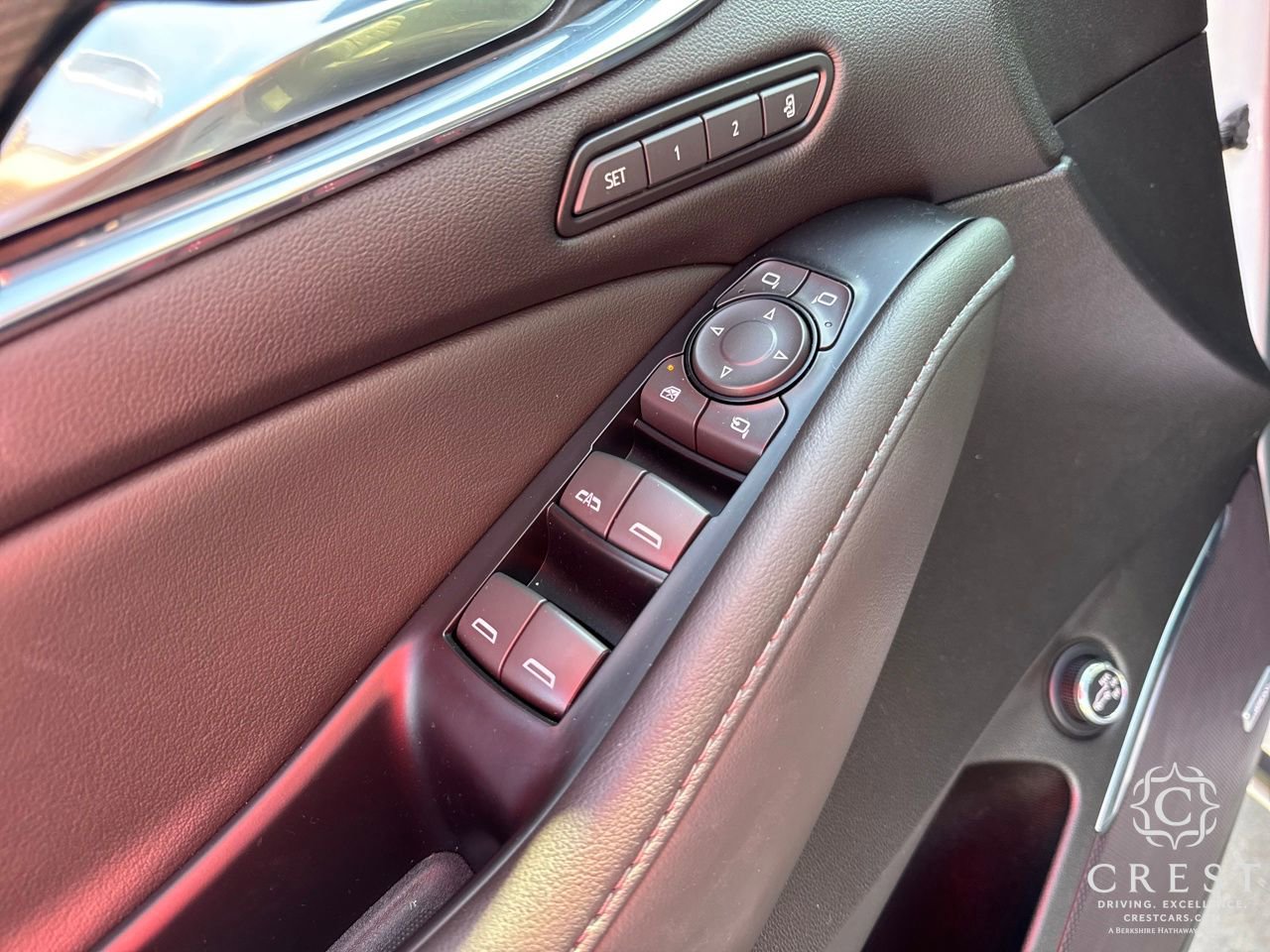 Used 2023 Buick Enclave Avenir image 9