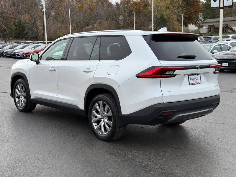 Used 2024 Toyota Grand Highlander AWD image 7