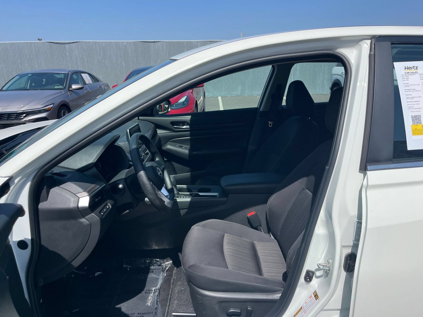 Used 2025 Nissan Altima 2.5 SV FWD image 28