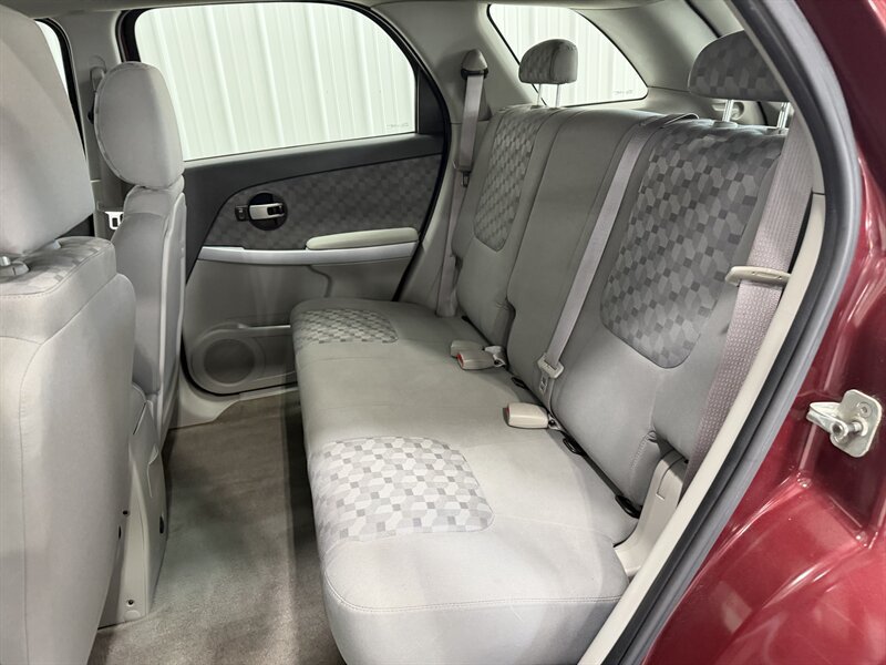 Used 2007 Chevrolet Equinox LS AWD/4WD image 13