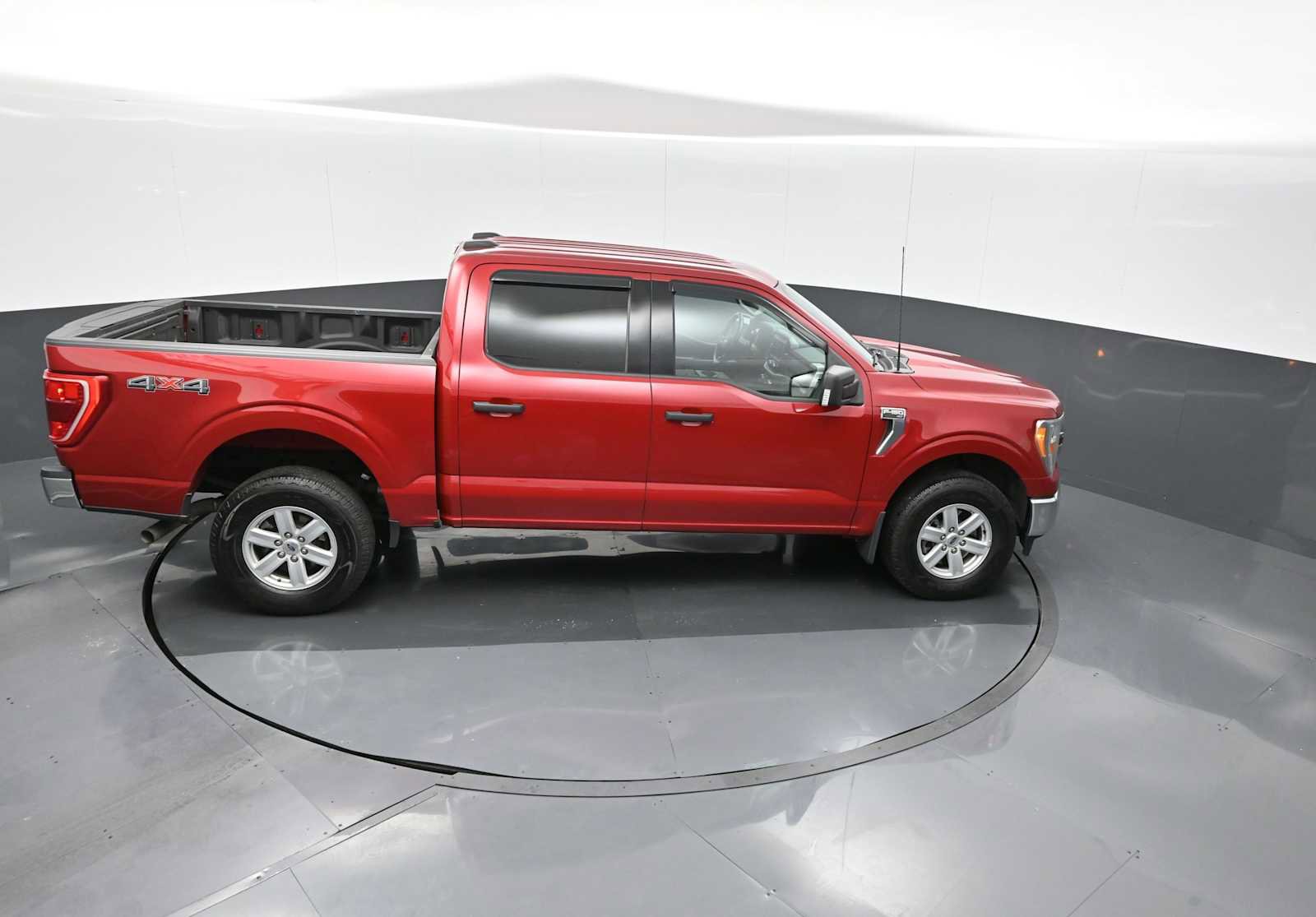 Used 2021 Ford F150 XLT w/ Equipment Group 301A Mid image 17