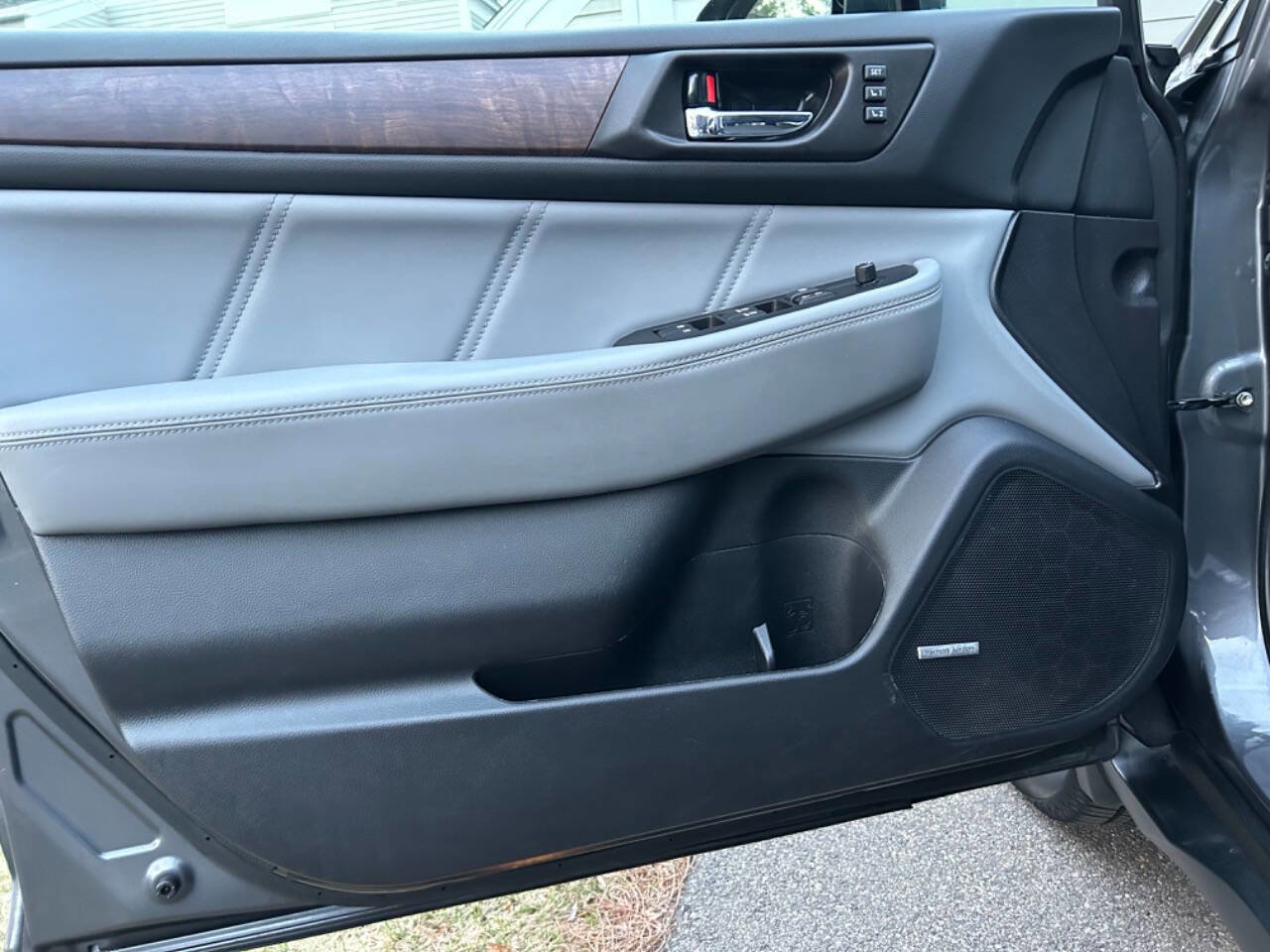Used 2018 Subaru Outback 3.6R Limited image 14