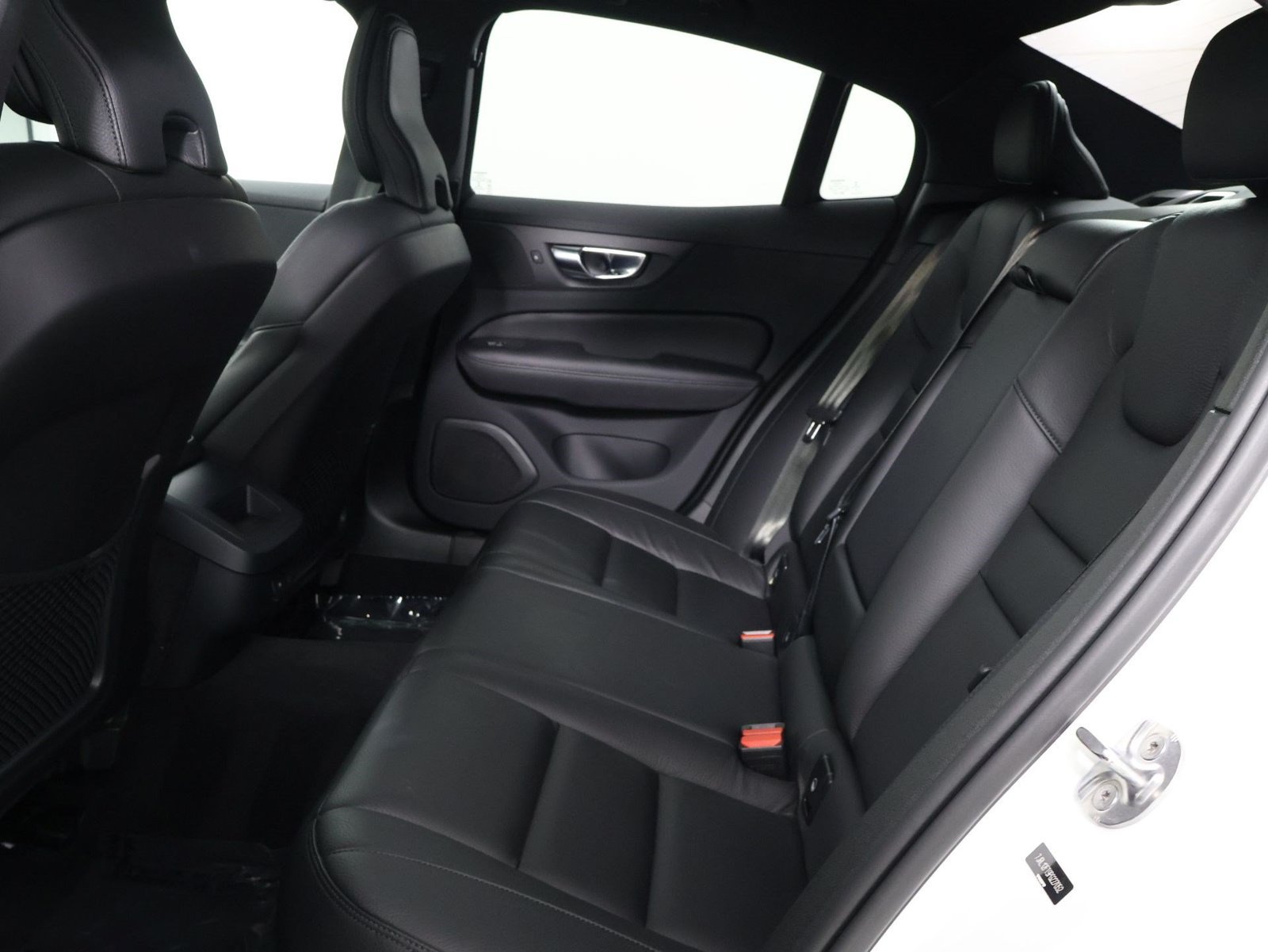 Certified 2023 Volvo S60 B5 Plus w/ Climate Package FWD image 32