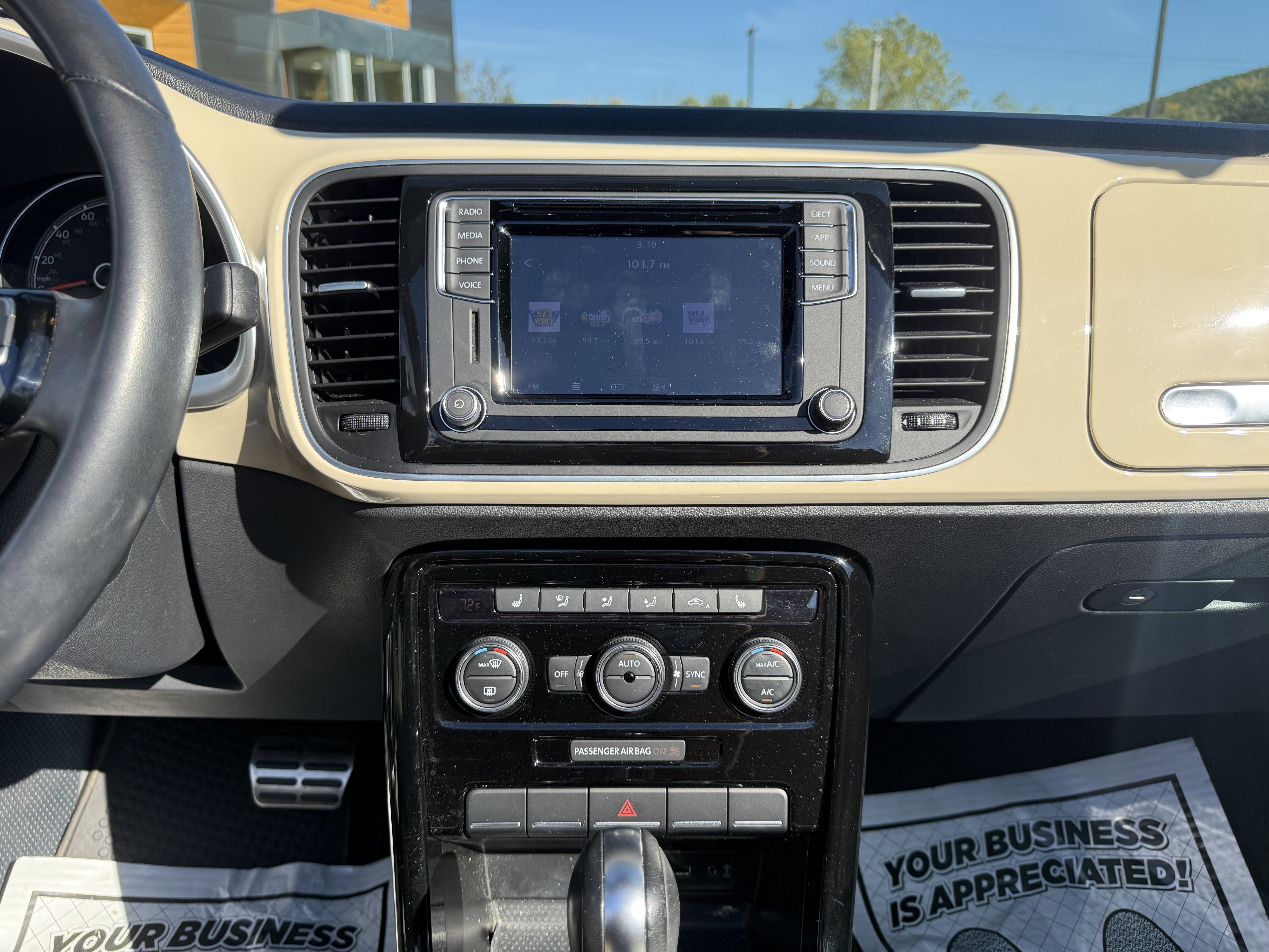 Used 2019 Volkswagen Beetle 2.0T image 13