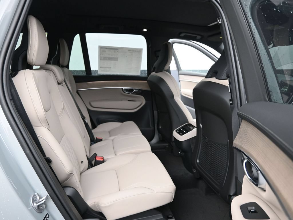 New 2026 Volvo XC90 B6 Plus w/ Protection Package Premier AWD/4WD image 17