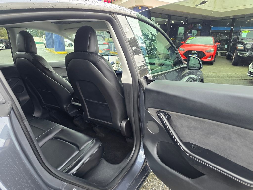 Used 2021 Tesla Model Y Performance image 14