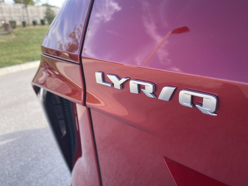Used 2024 Cadillac Lyriq Luxury AWD/4WD image 5