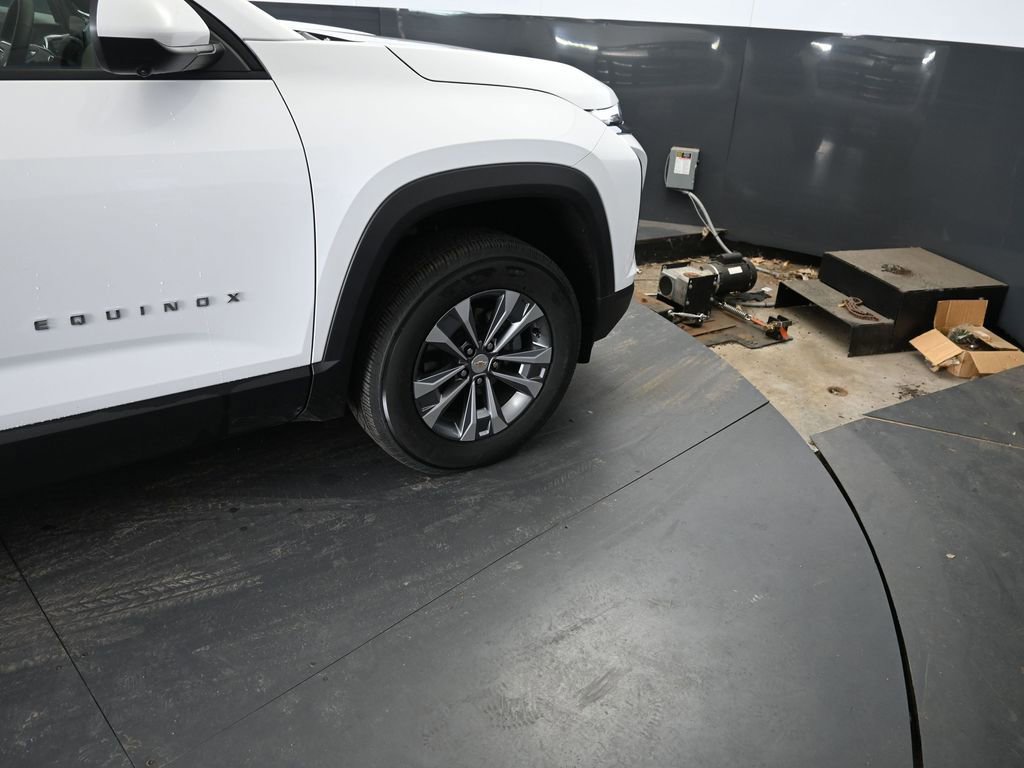 New 2025 Chevrolet Equinox LT w/ Safety and Technology Package image 18