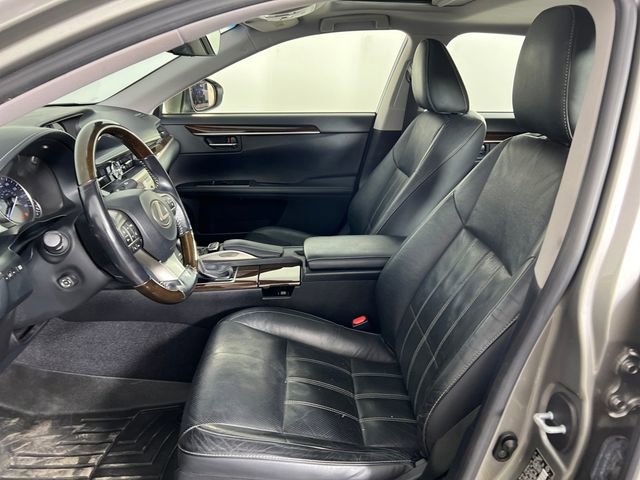 Used 2016 Lexus ES 350 w/ Luxury Package w/Wood Trim image 15