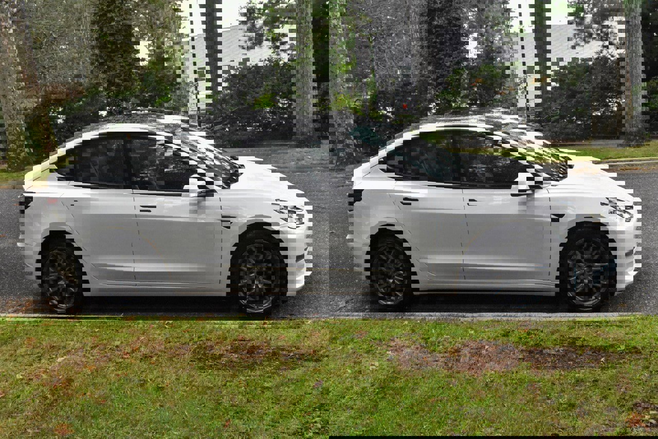 Used 2023 Tesla Model 3 Standard Range image 10
