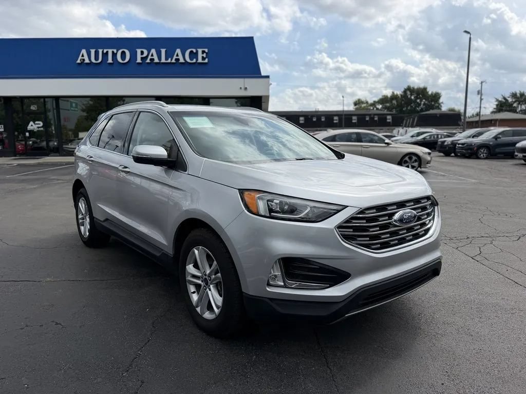 Used 2019 Ford Edge SEL w/ Equipment Group 201A AWD/4WD image 3