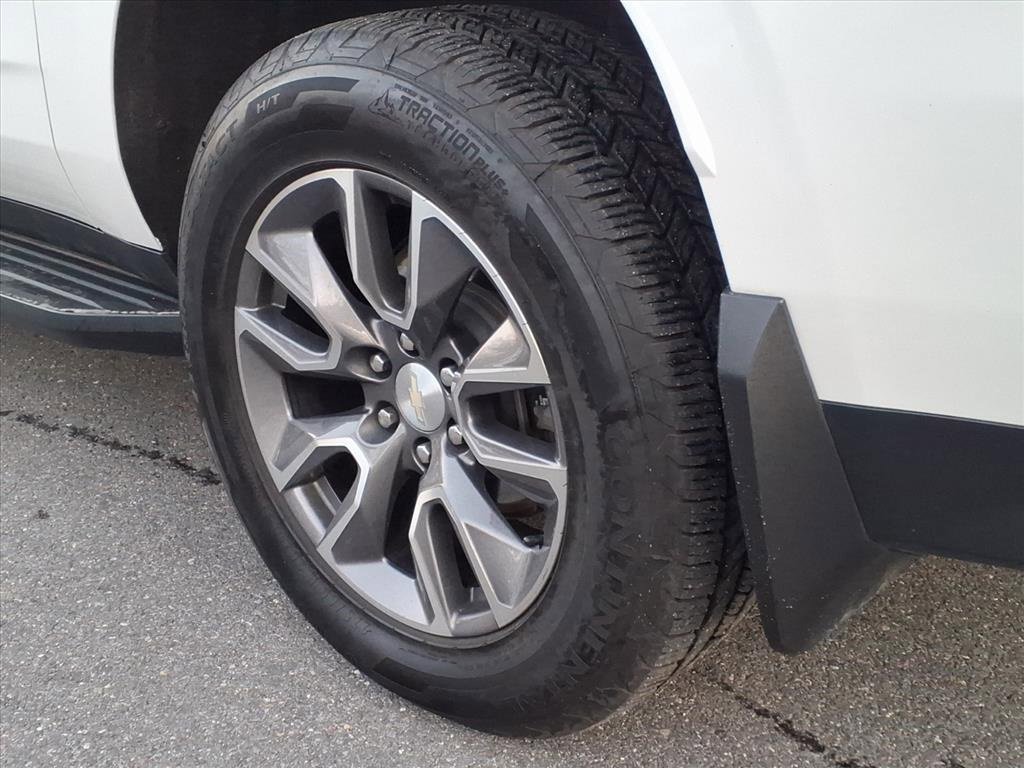 Used 2022 Chevrolet Suburban LT w/ LT Signature Package image 11