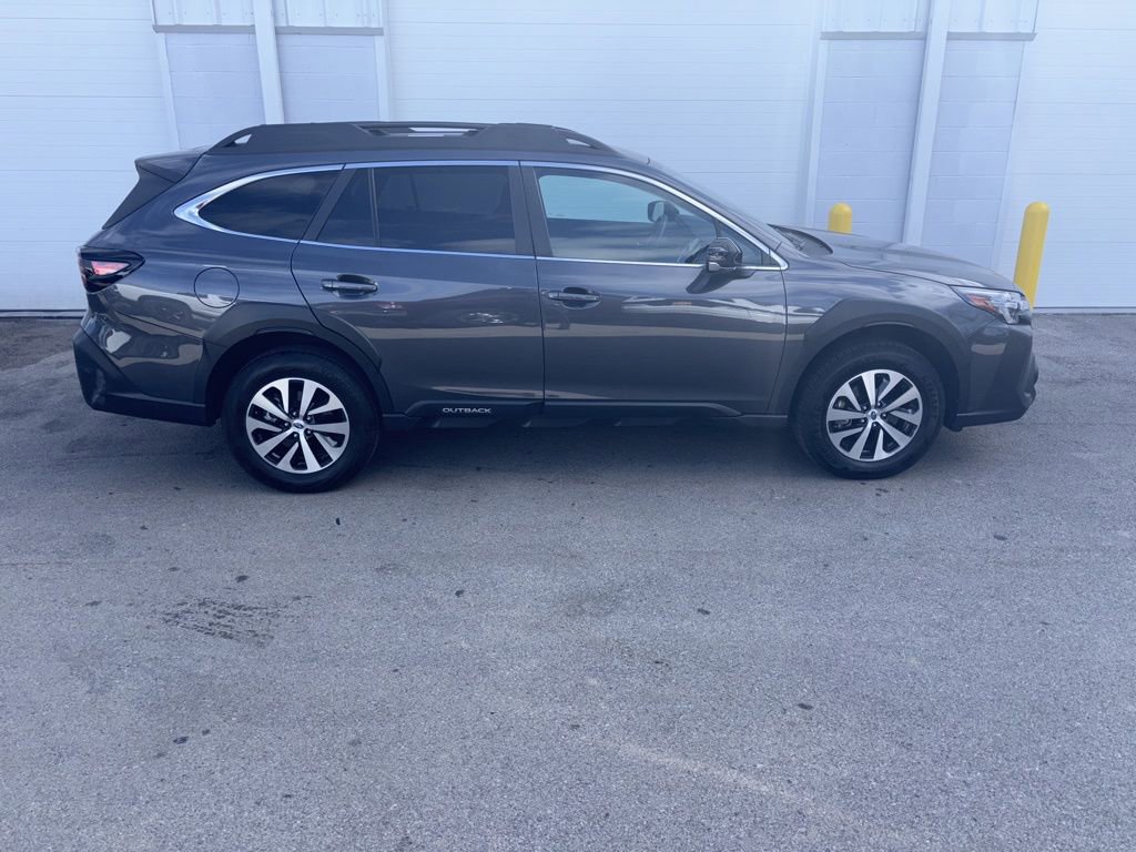 Used 2024 Subaru Outback Premium AWD/4WD image 5