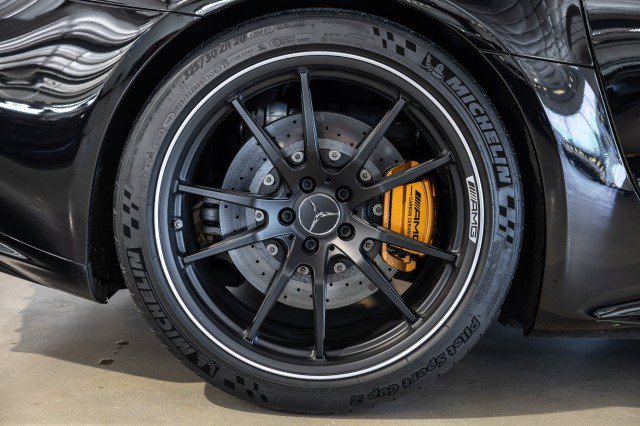 Used 2018 Mercedes-Benz AMG GT R image 23