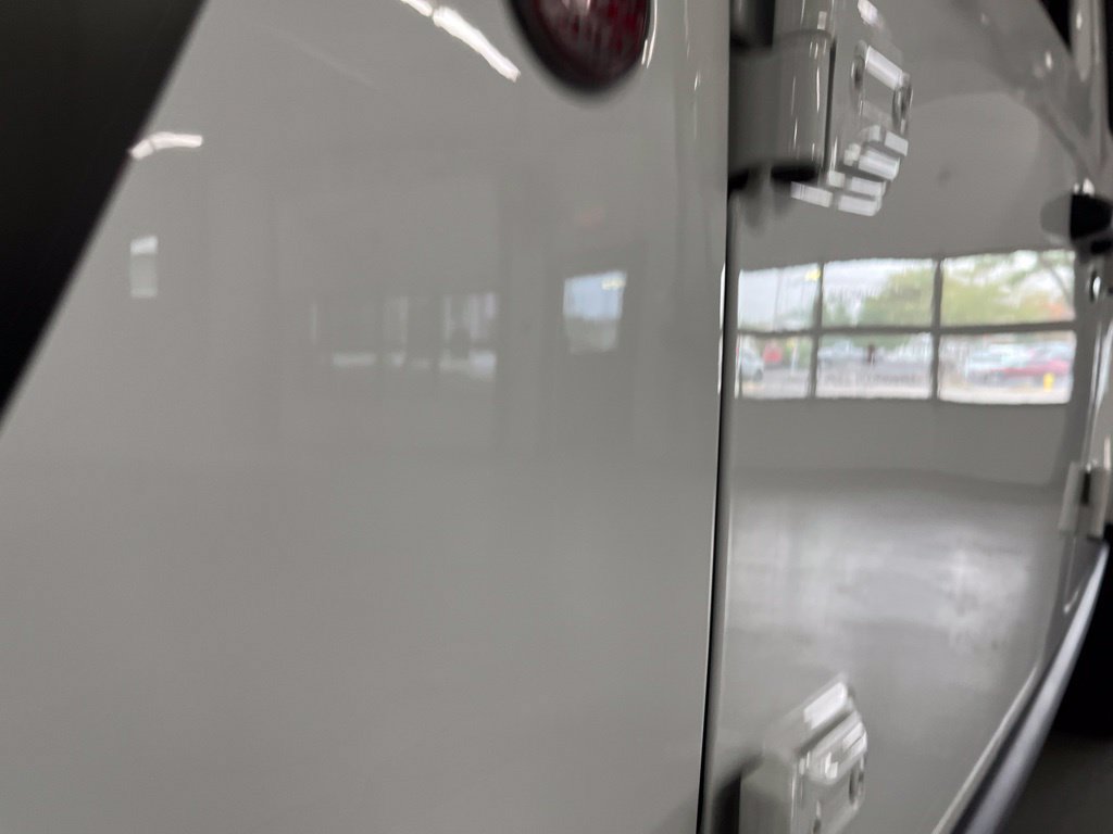 Used 2023 Jeep Gladiator Rubicon AWD/4WD image 13