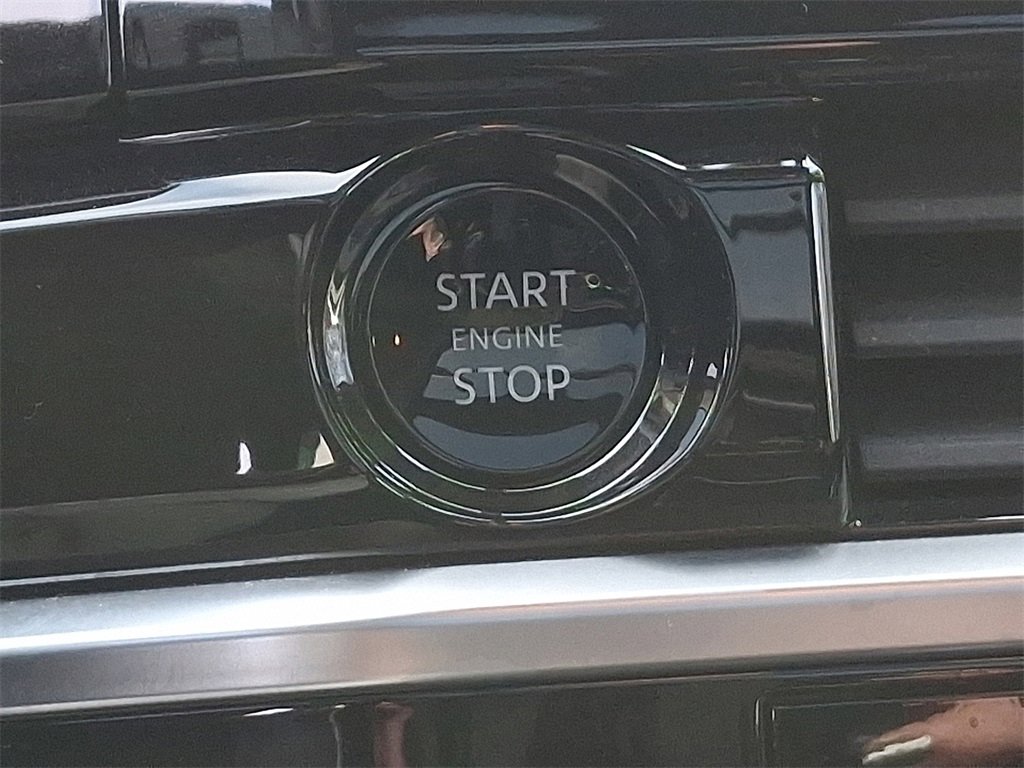 Certified 2025 Nissan Pathfinder SL w/ SL Premium Package image 28