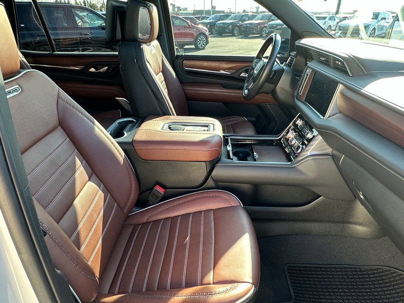 Used 2023 GMC Yukon Denali Ultimate image 19