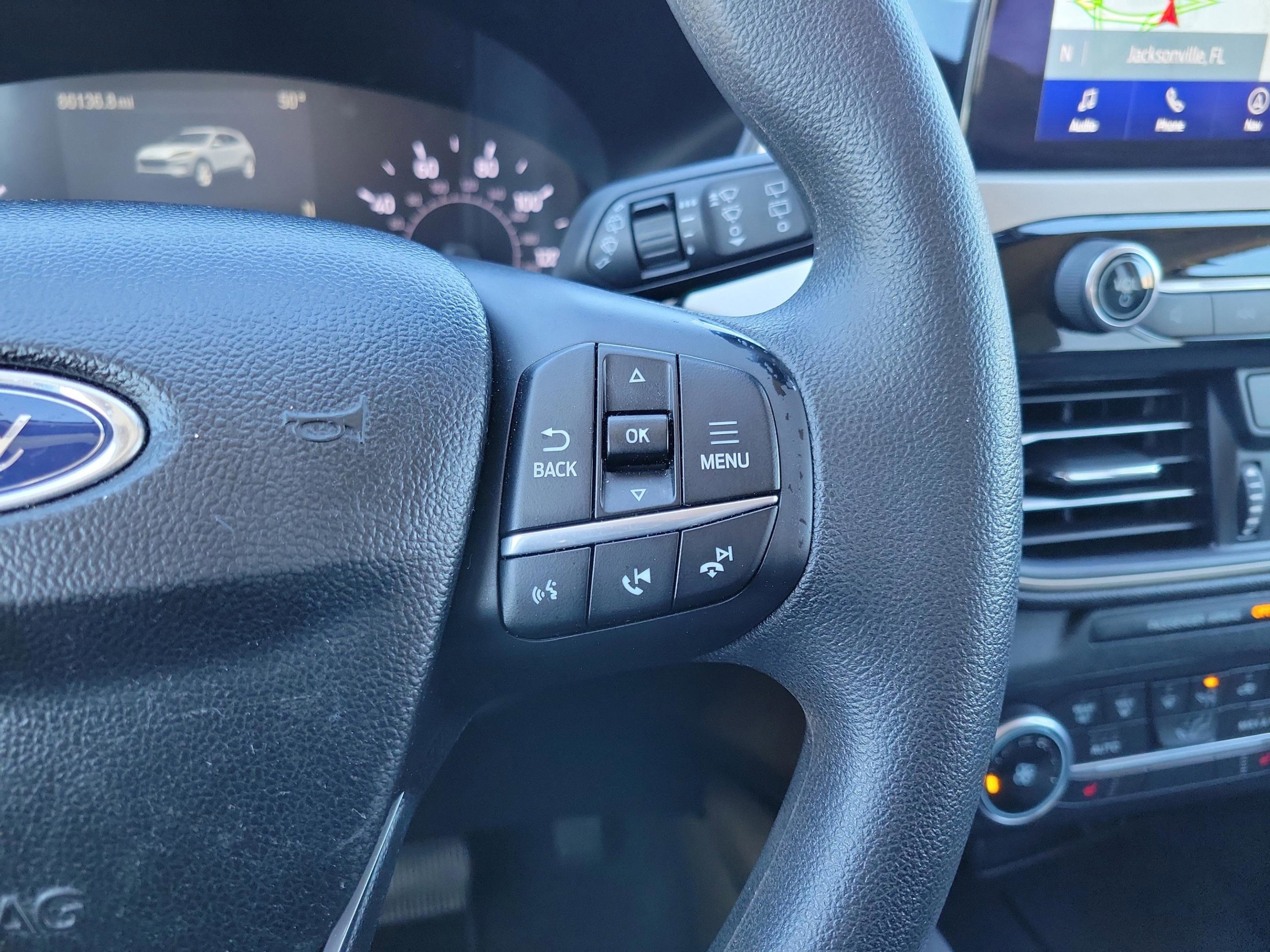 Used 2020 Ford Escape SE image 12