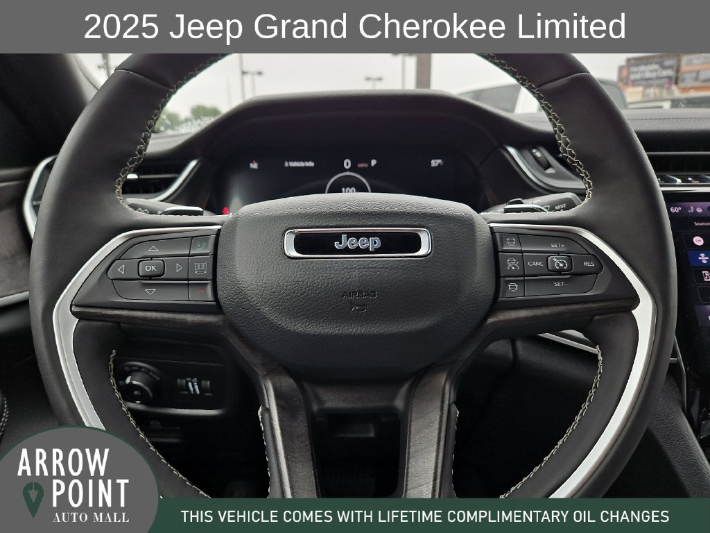 Used 2025 Jeep Grand Cherokee Limited AWD/4WD image 27