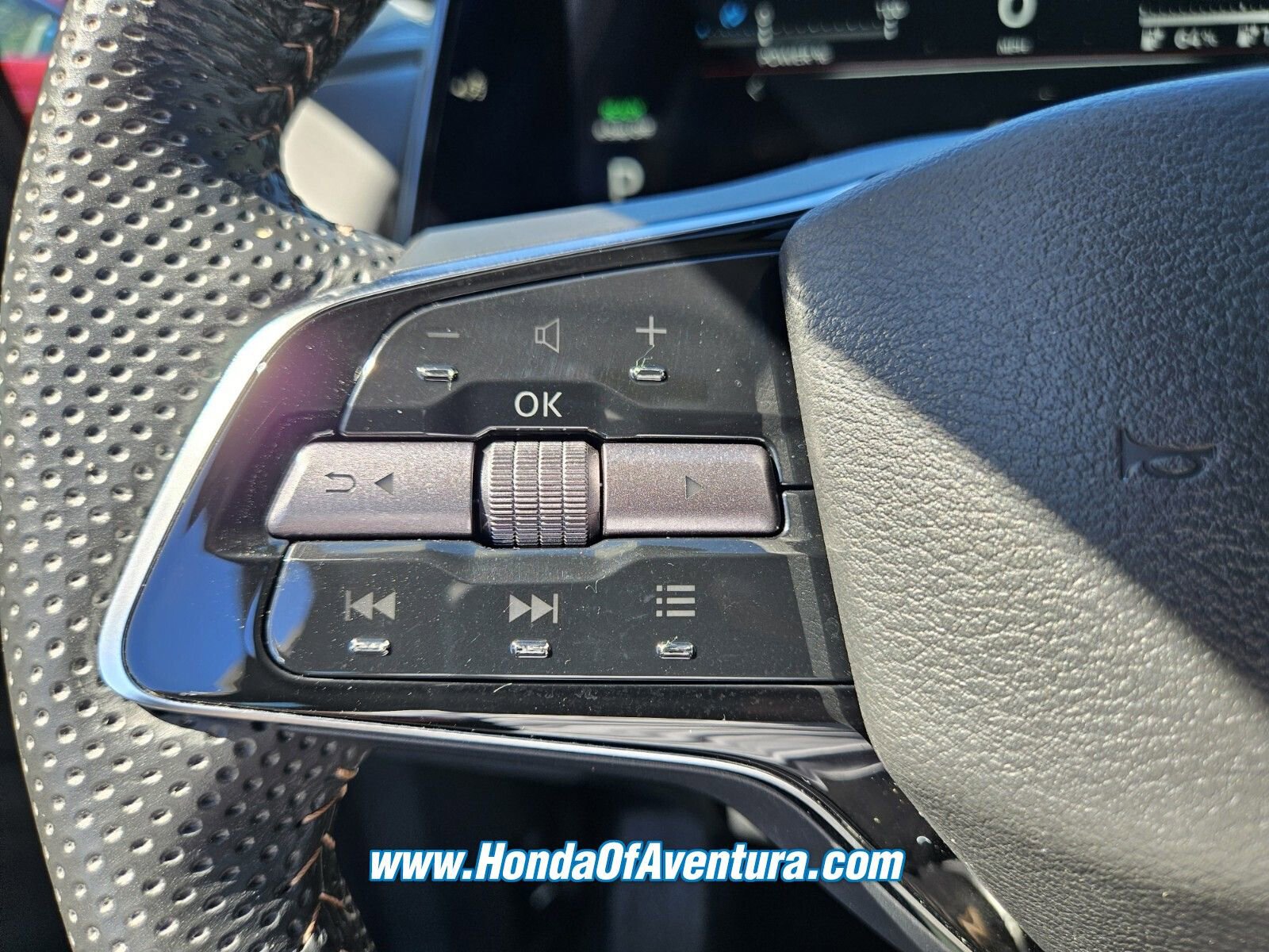 Used 2024 Nissan Ariya FWD image 19