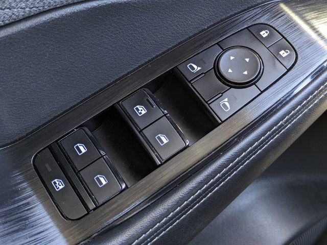 Used 2023 Nissan Rogue SV image 25