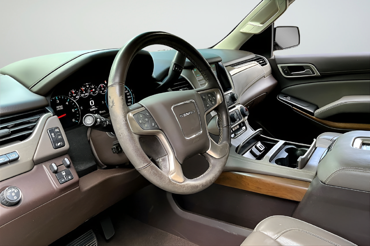 Used 2020 GMC Yukon Denali RWD image 14