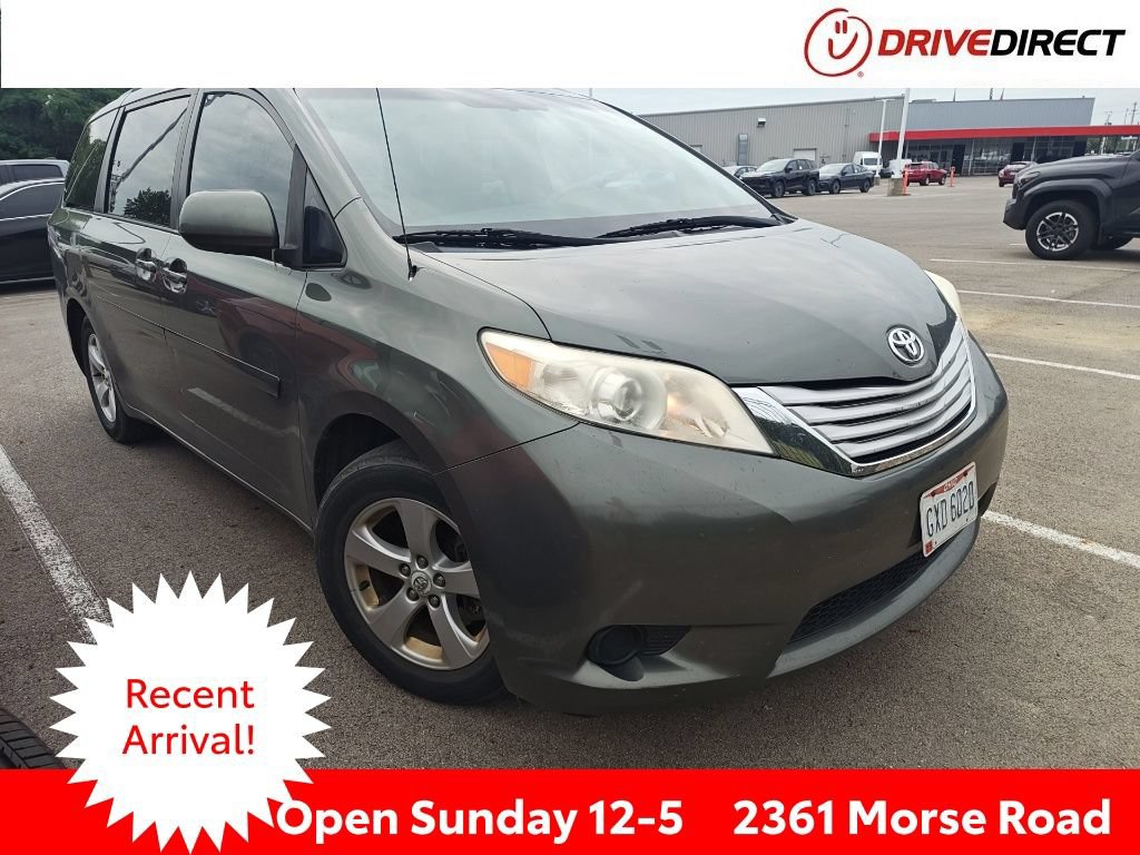 Used 2012 Toyota Sienna LE w/ Towing Pkg FWD image 1