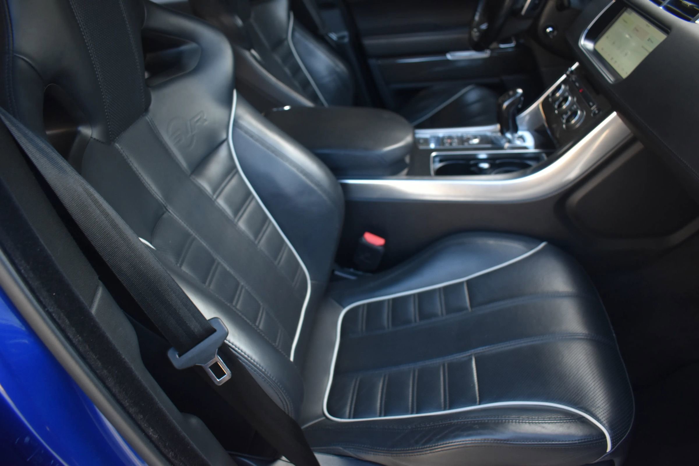 Used 2017 Land Rover Range Rover Sport SVR image 13