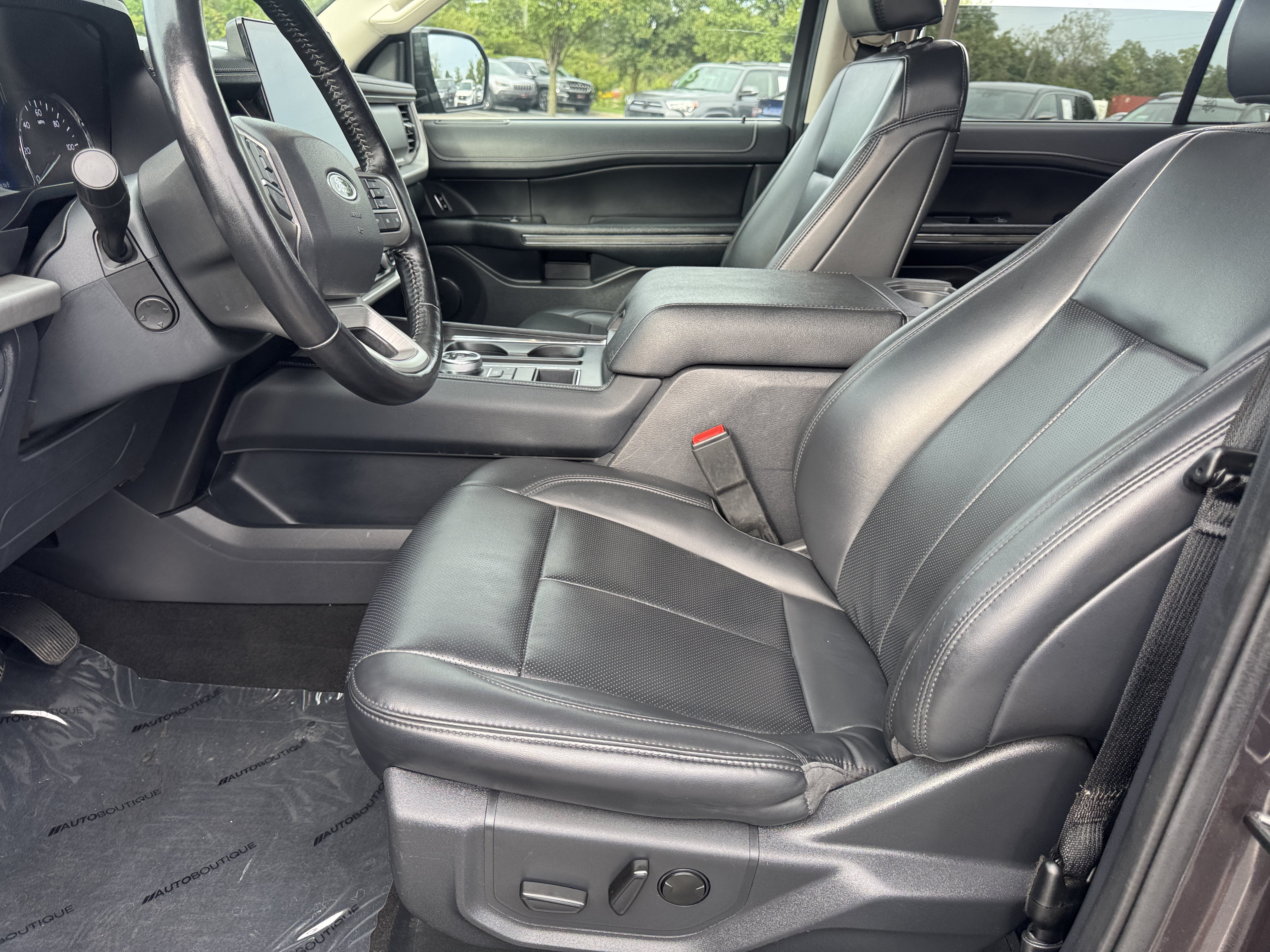 Used 2024 Ford Expedition Max XLT RWD image 8