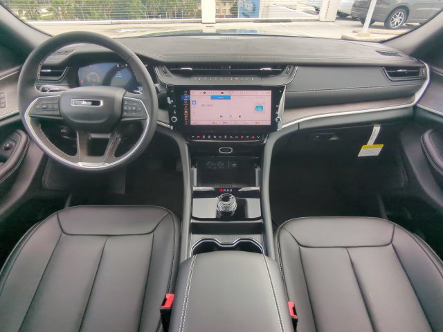 New 2027 Jeep Grand Cherokee L Limited RWD image 18