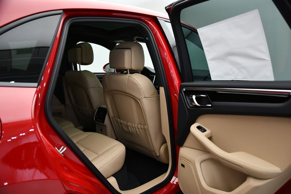 Used 2025 Porsche Macan Turbo image 50