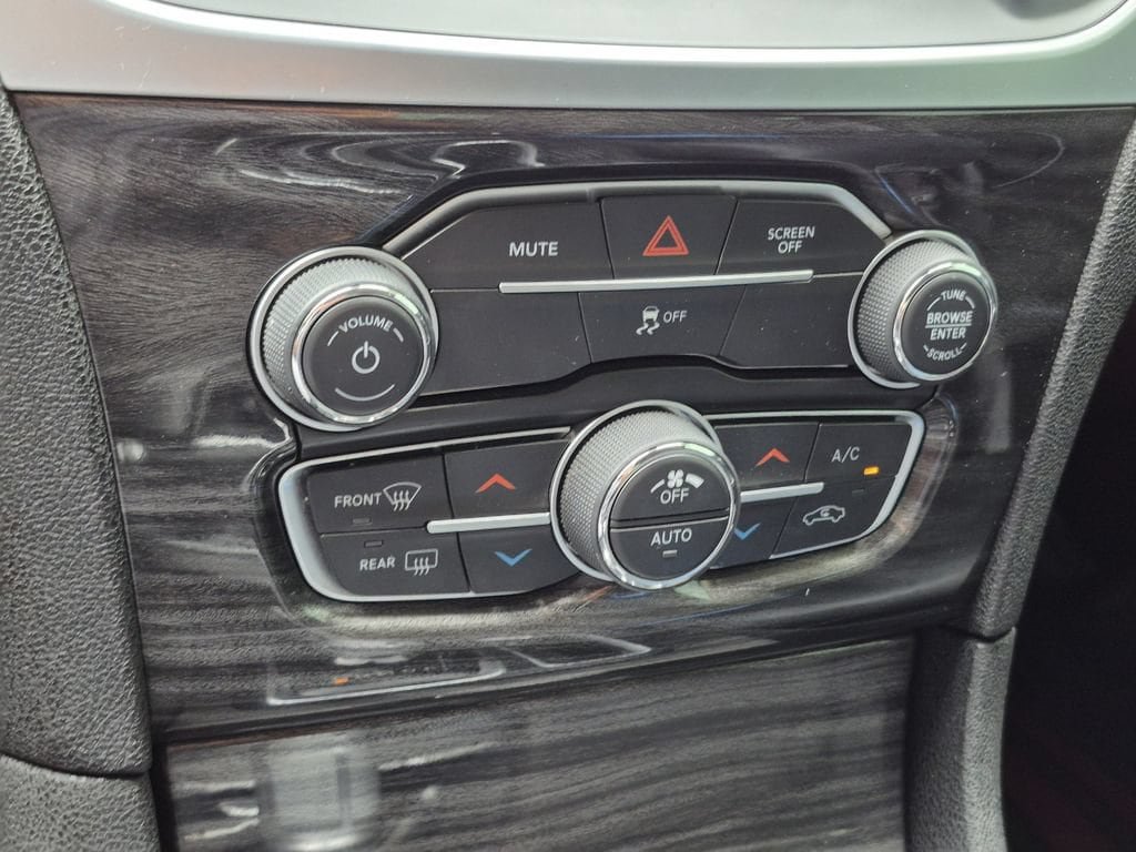 Used 2022 Chrysler 300 Touring RWD image 14