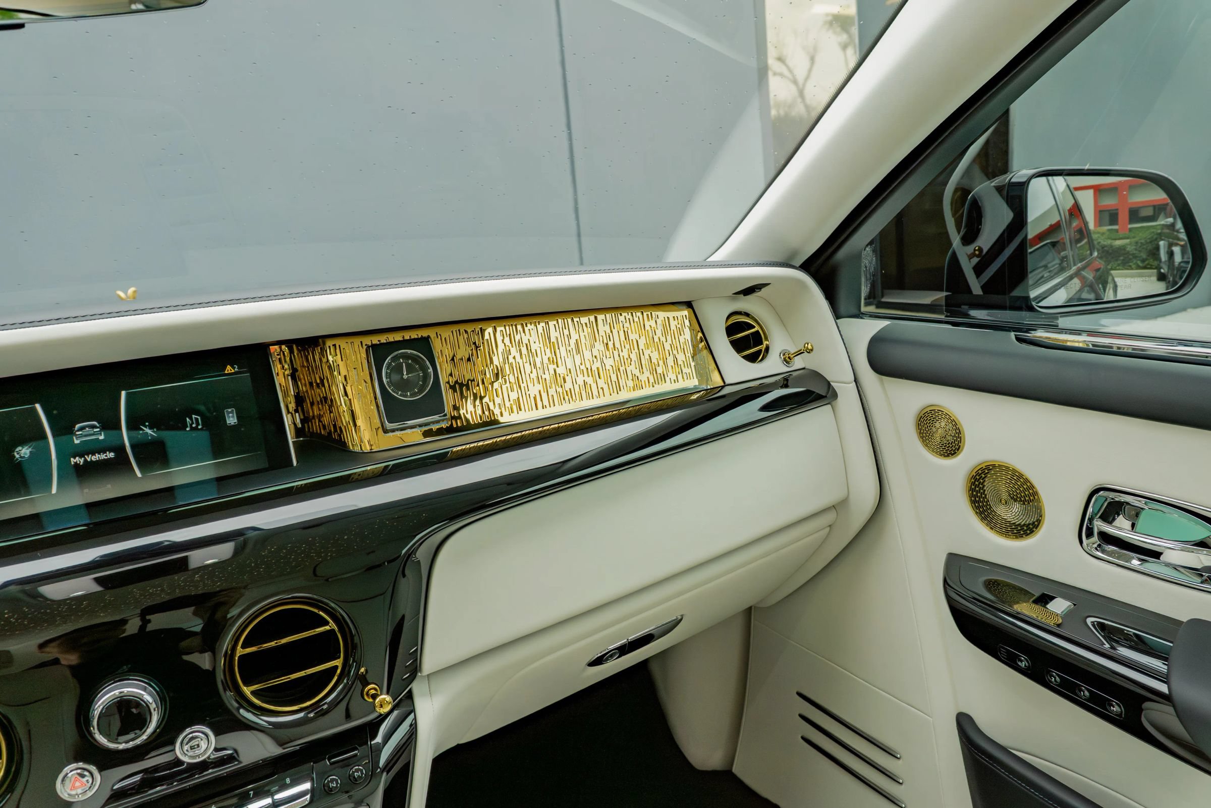 Used 2024 Rolls-Royce Phantom Sedan RWD image 83