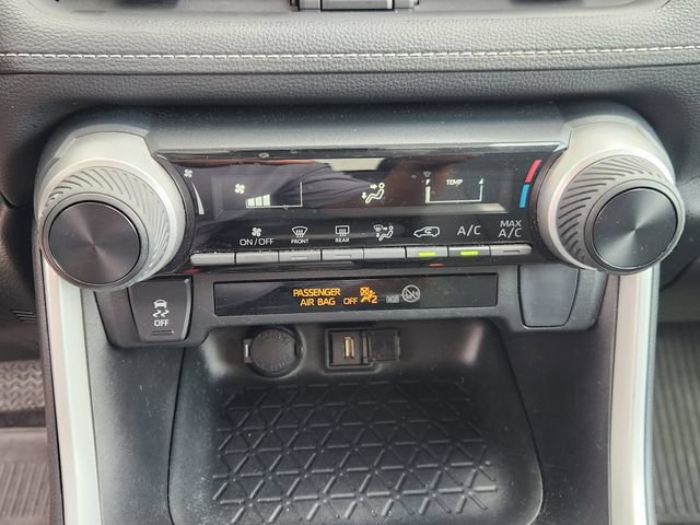 Used 2022 Toyota RAV4 LE FWD image 19