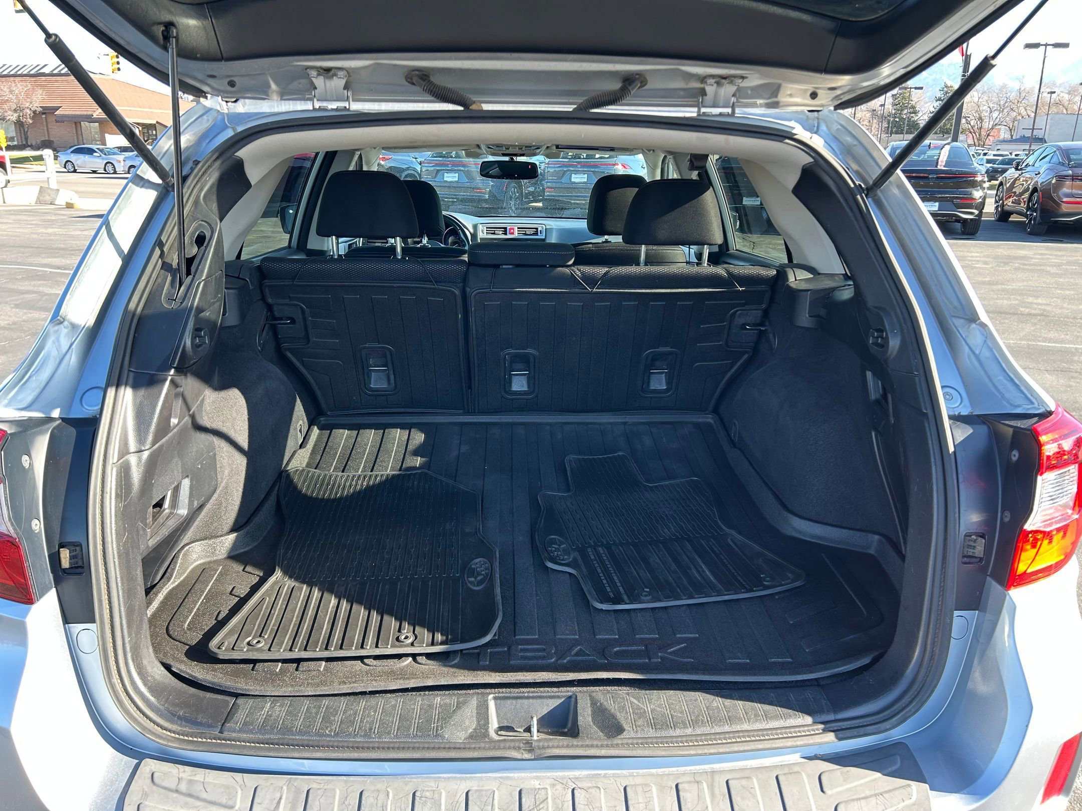 Used 2016 Subaru Outback 2.5i Premium image 25