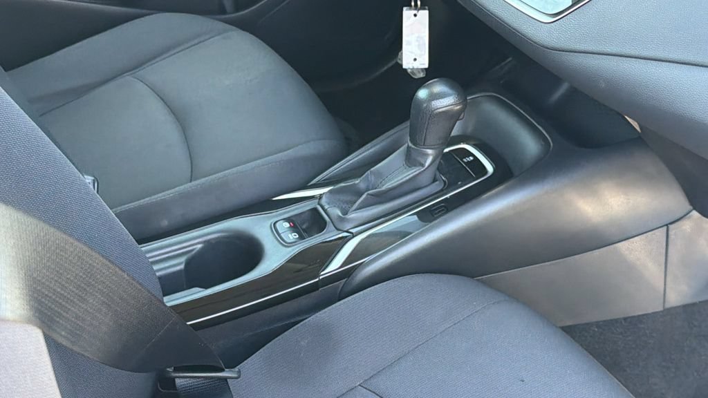 Used 2021 Toyota Corolla LE FWD image 19