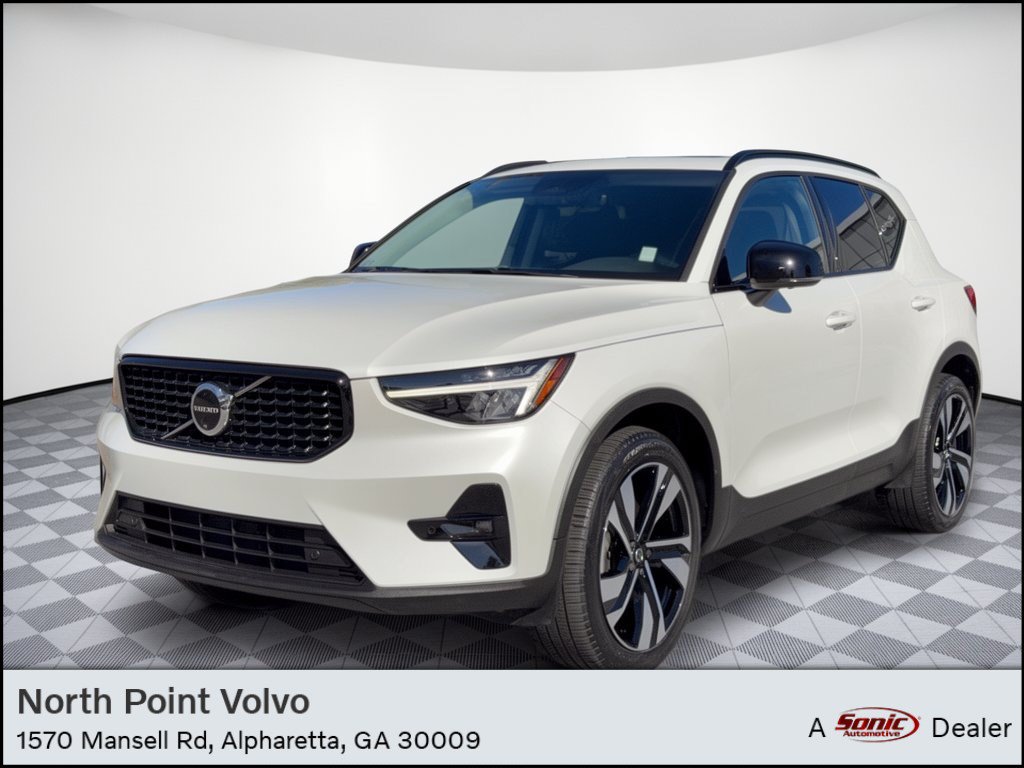 Used 2024 Volvo XC40 B5 Plus w/ Protection Package Premier