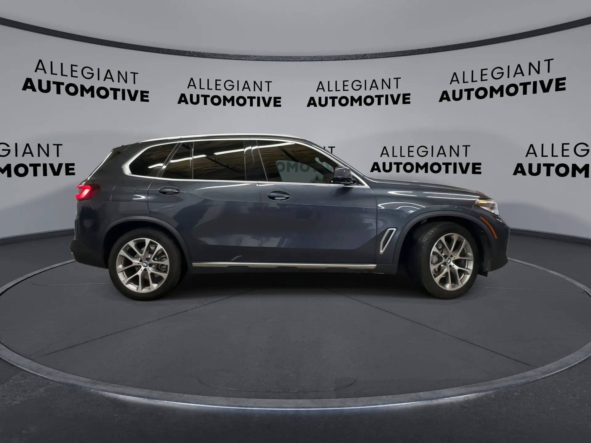 Used 2022 BMW X5 sDrive40i w/ Premium Package RWD image 4