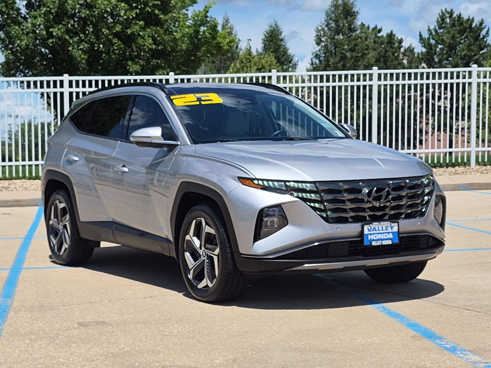 Used 2023 Hyundai Tucson Limited w/ Cargo Package AWD/4WD image 4