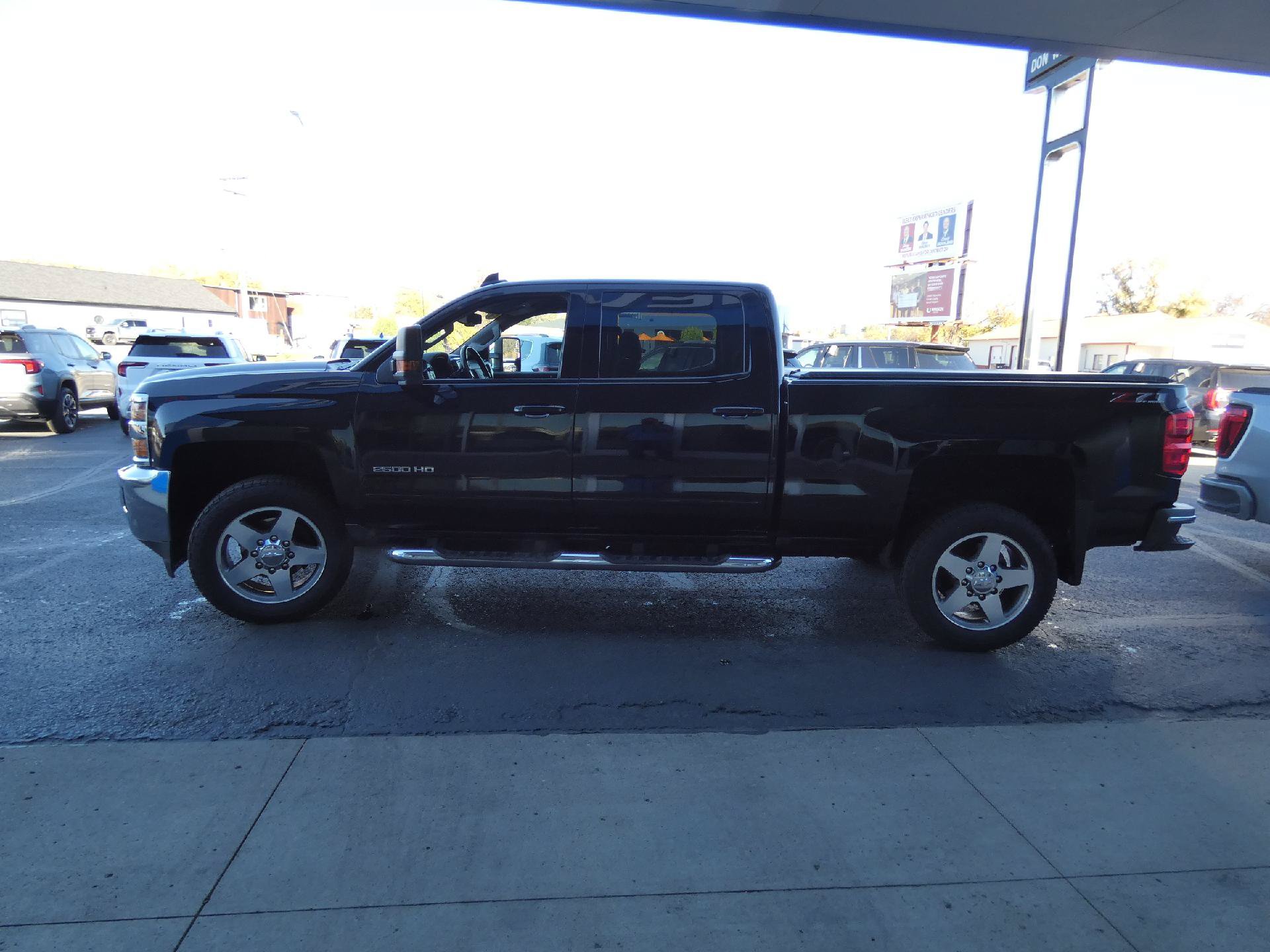 Used 2018 Chevrolet Silverado 2500 LT w/ All Star Edition AWD/4WD image 10