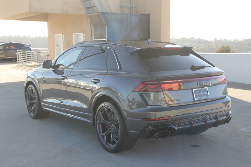 New 2025 Audi RS Q8 performance image 4