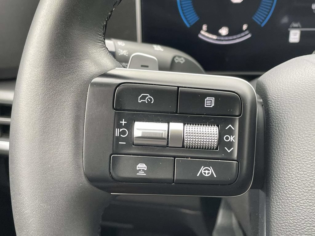 Certified 2025 Hyundai Santa Fe SEL AWD/4WD image 10