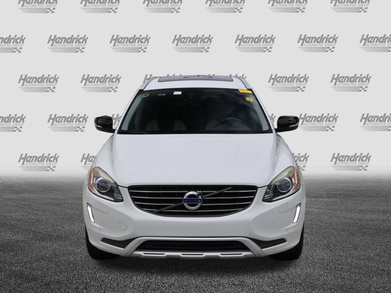 Used 2017 Volvo XC60 T6 Dynamic w/ Preferred Option Package AWD/4WD image 3
