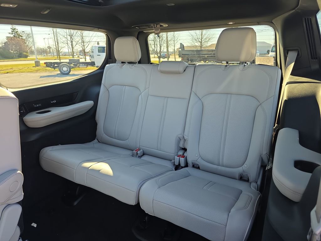 New 2026 Jeep Grand Wagoneer Summit image 10