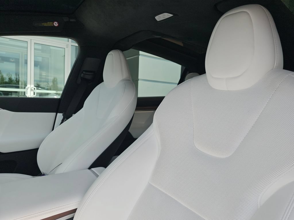 Used 2024 Tesla Model X AWD/4WD image 25