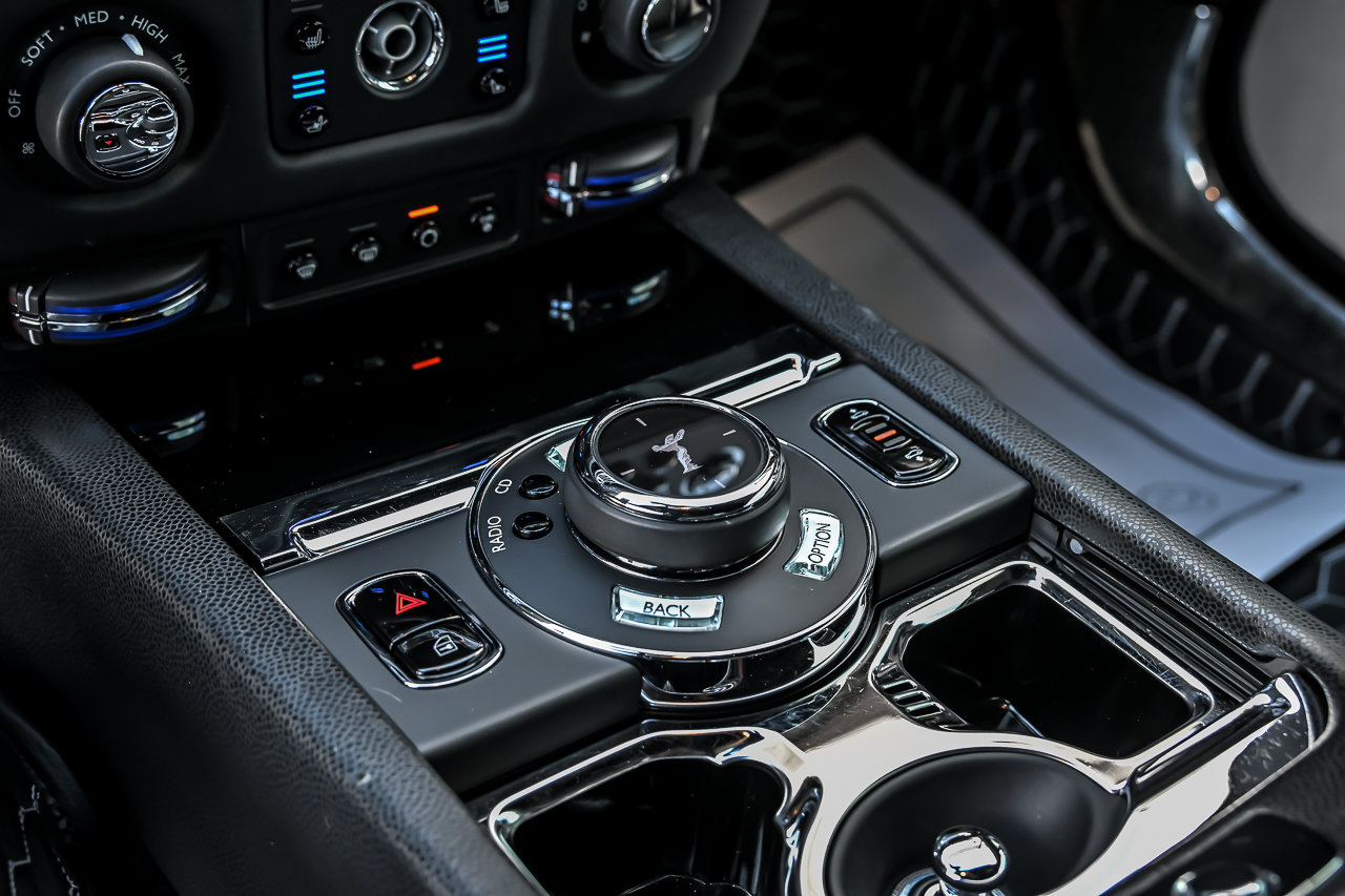 Used 2015 Rolls-Royce Wraith RWD image 36
