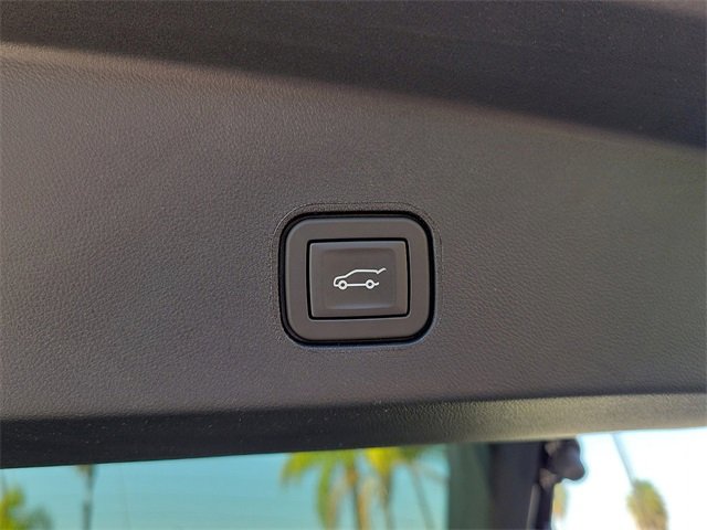 Used 2025 Cadillac Lyriq Luxury image 24