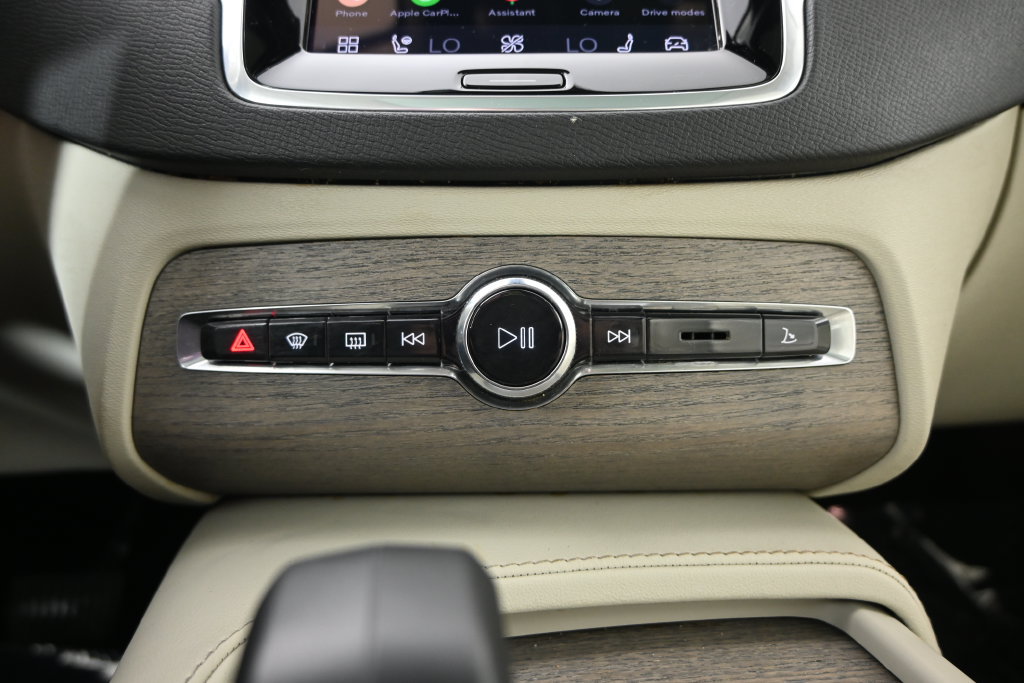 Used 2023 Volvo XC90 B6 Plus w/ Protection Package Premier AWD/4WD image 30