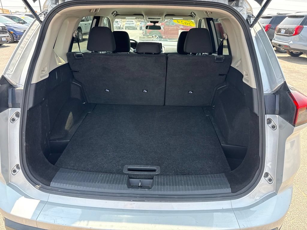 Used 2024 Nissan Rogue S AWD/4WD image 9