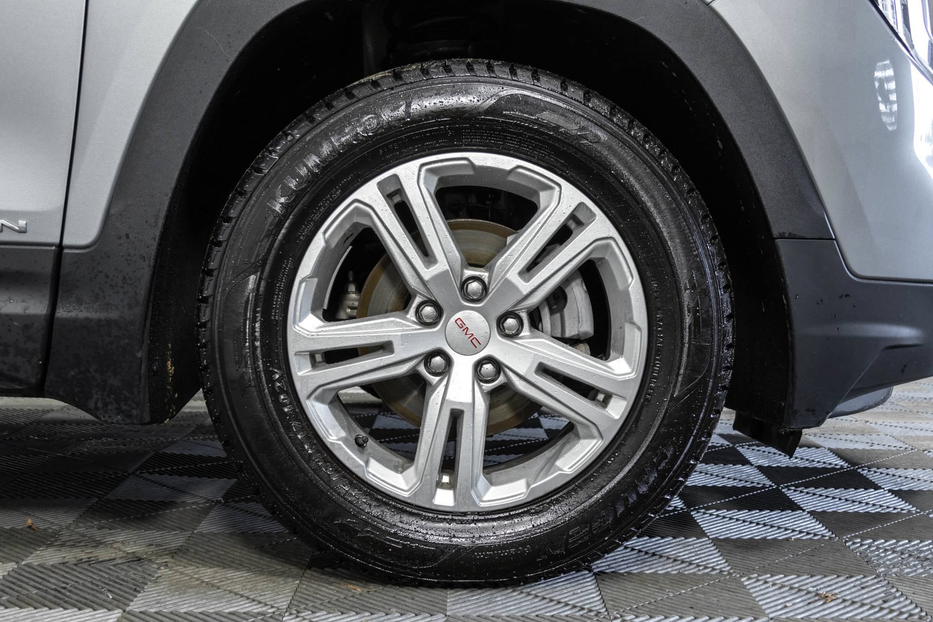 Used 2024 GMC Terrain SLE AWD/4WD image 42